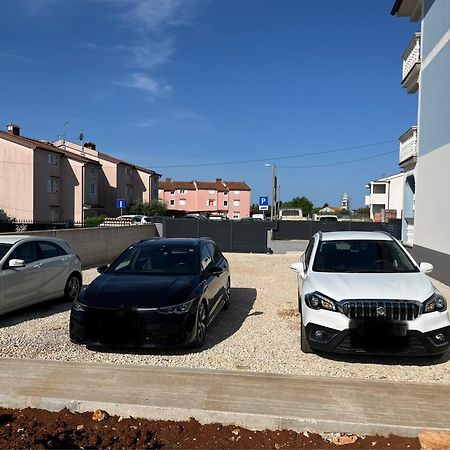 Apartments M&M Terzic Porec Bagian luar foto